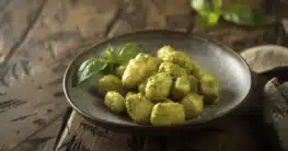 Kartoffelgnocchi mit Pesto verde
