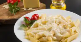 Spaghetti mit Parmesan Sahnesauce